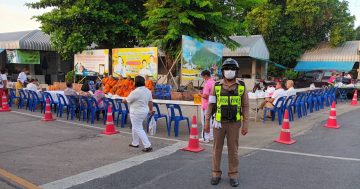 อำนวยการจราจรโครงการตักบาตรวันศุกร์