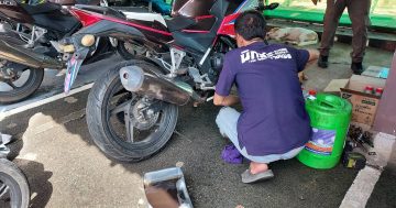 ซ่อมรถจักรยานยนต์ของทางราชการ 